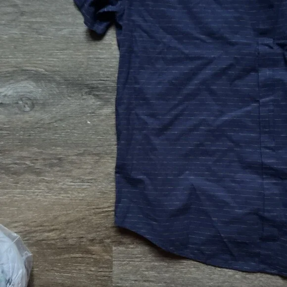 Ben Sherman NWOT Blue Stripe Short Sleeve Button Up Size XL 100 Cotton - Picture 13 of 16